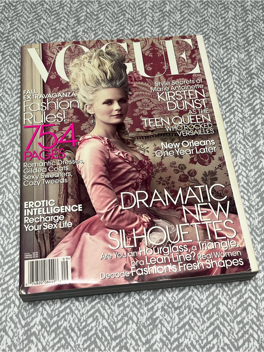 Kirsten Dunst Marie Antoinette Vogue Magazine Cover September 2006 Issue